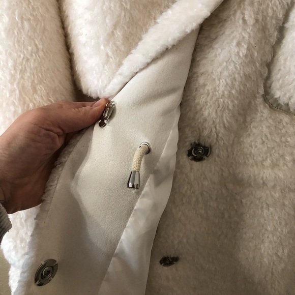 Anthropologie Maeve Cinched Soft & Elegant Faux Fur Coat in Ivory - Size Large - Picture 4 of 9